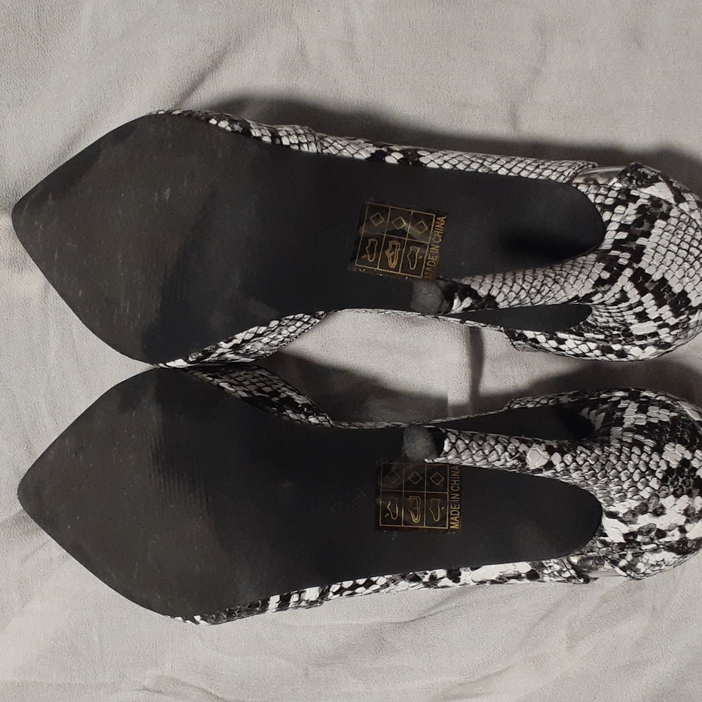 Fashionable snakeskin 8.5 heel shoes - Picture 6 of 11